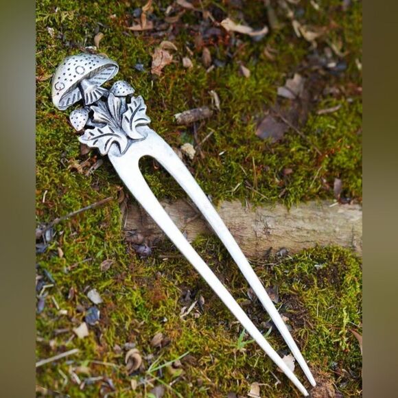 Bohemian Mushroom Hair Pin Accessory, with engraved details, Leaves, Fai… - Picture 3 of 3
